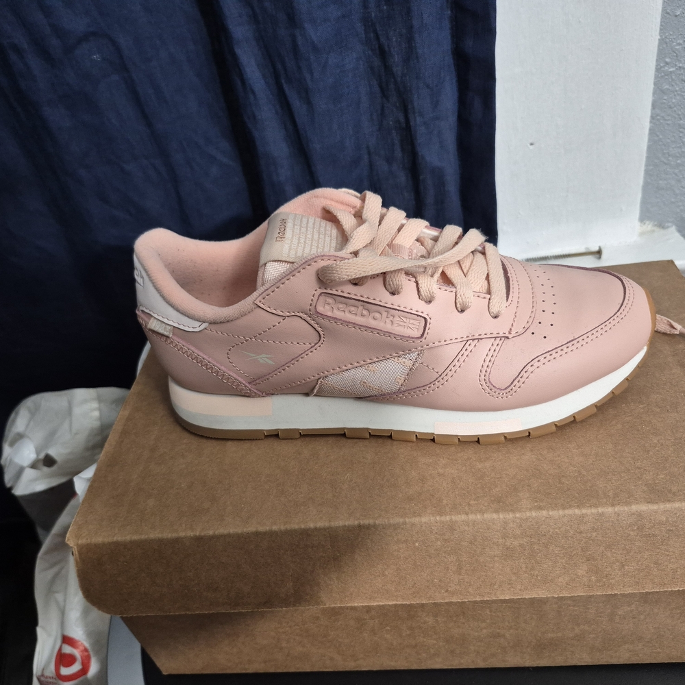 Reebok Pink Leather Sneakers Classic Design